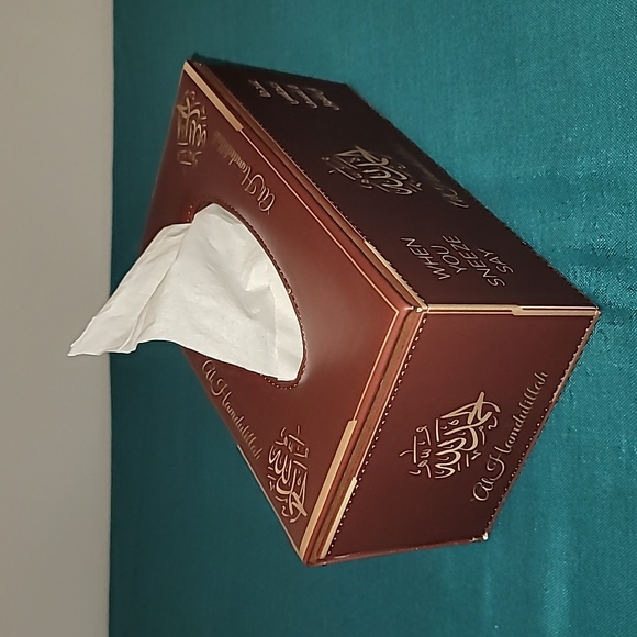 Vegan leather tissue box. - Picture 5 of 11